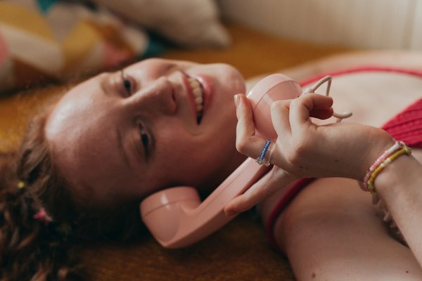 Découvrez le métier passionnant du téléphone rose à domicile